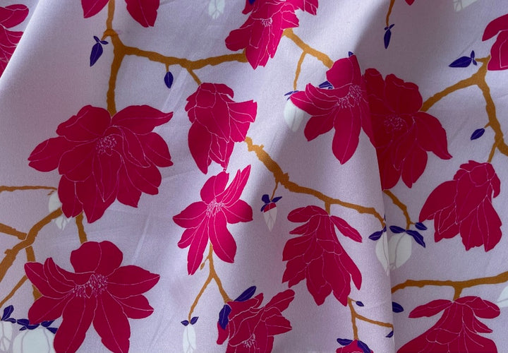 Ratti Donna Raspberry Flowering Magnolias on Iced Lavender Cotton Sateen (Made in Italy)