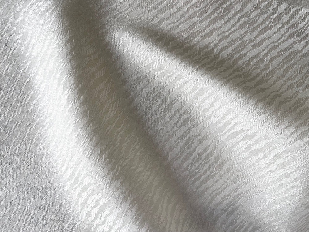 Elegant Winter White Diagonal Jagged Stripe Silk Jacquard  (Made in Italy)