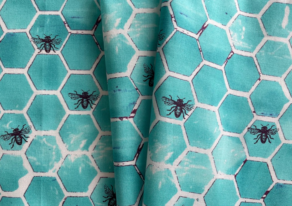 Bee Pollinators in Mottled Aqua Honeycombs Quilting Cotton (Made in Japan)