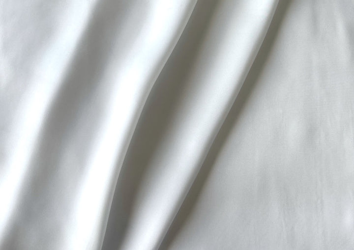 Fluid Gleaming Daisy White Polyester Satin Charmeuse (Made in Italy)