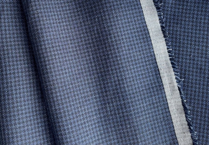 High-End Mid-Weight Indigo & Black Micro-Check Linen (Made in Italy)