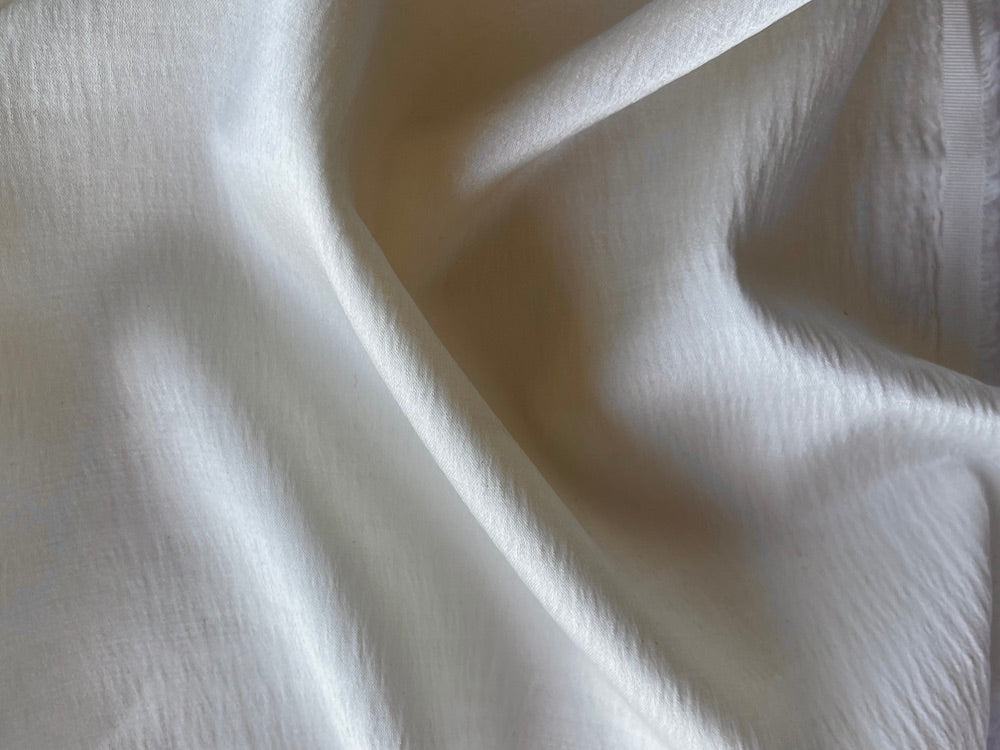 Honeyed Light Ivory Silk & Wool Brocade  (Made in Italy)
