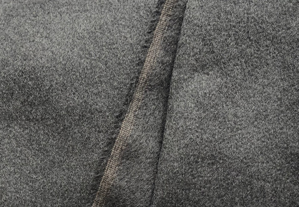 Loro Piana Luxurious Marled Carbon Grey Cashmere Coating (Made in Italy)