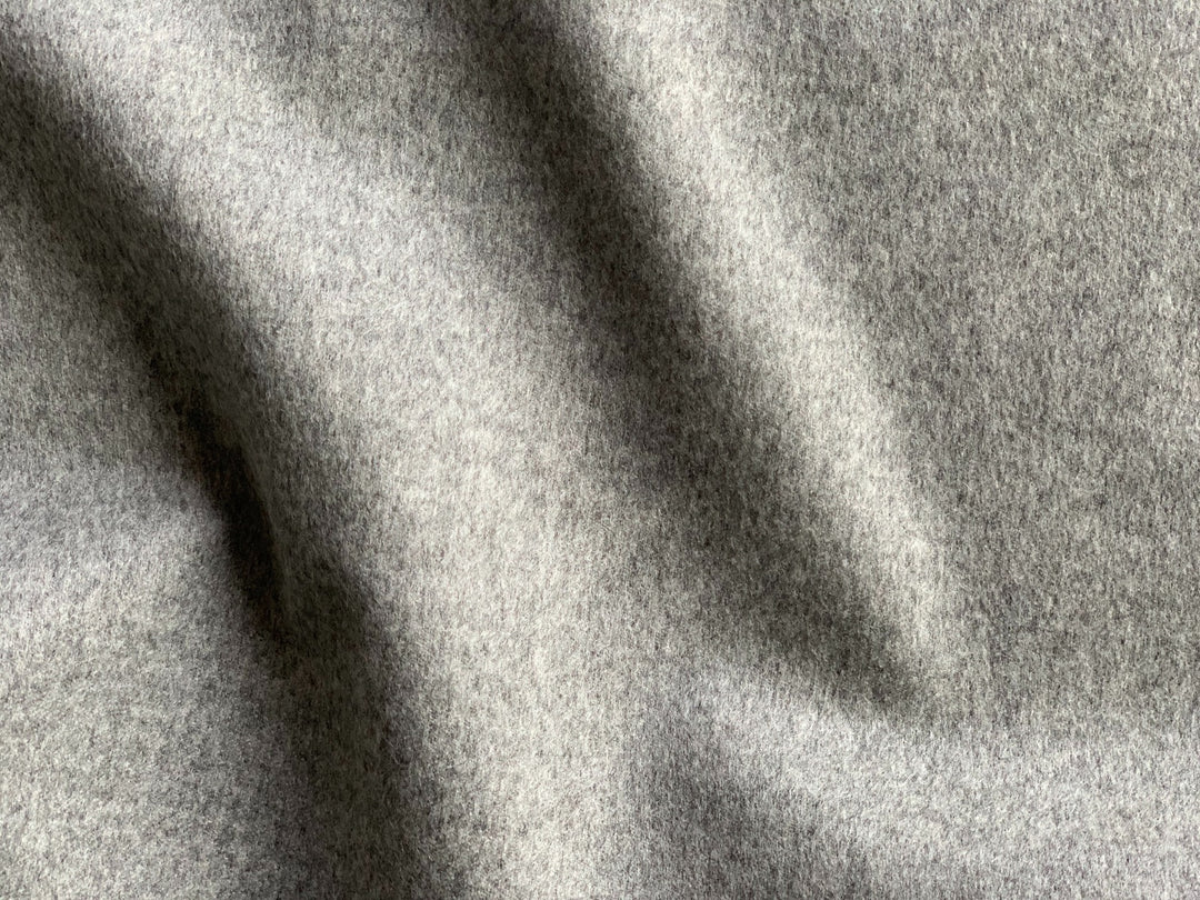 Luxurious Loro Piana Heathered Fog Grey Cashmere (Made in Italy)