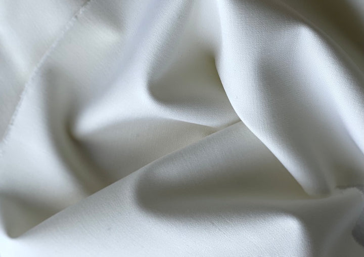 Botto Guiseppe Dyed White Stretch Wool Twill Suiting (Made in Italy)